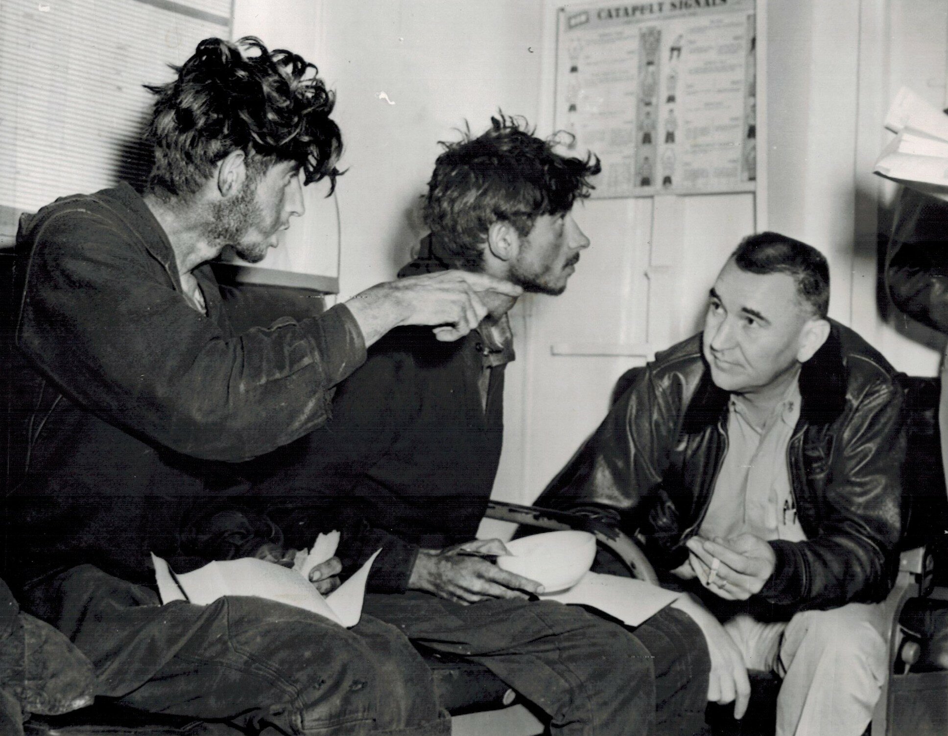 Американцы сняли с баржи в Тихом океане четырех исхудалых советских солдат-срочников. Сильная история за кадром Американцы сняли с баржи в Тихом океане четырех исхудалых советских солдат-срочников. Сильная история за кадром история