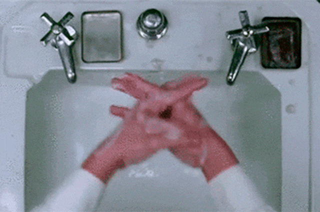 Как спасти руки после антисептика и мыла: 9 проверенных средств