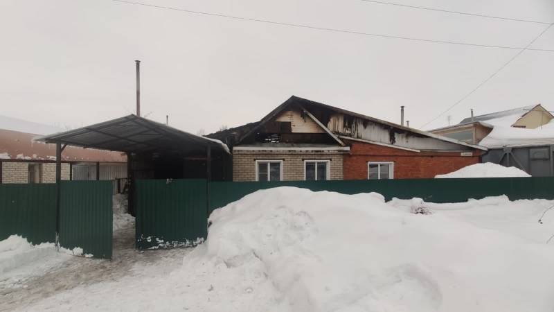 Пожарная машина застряла по пути к горящему дому в Мордовии