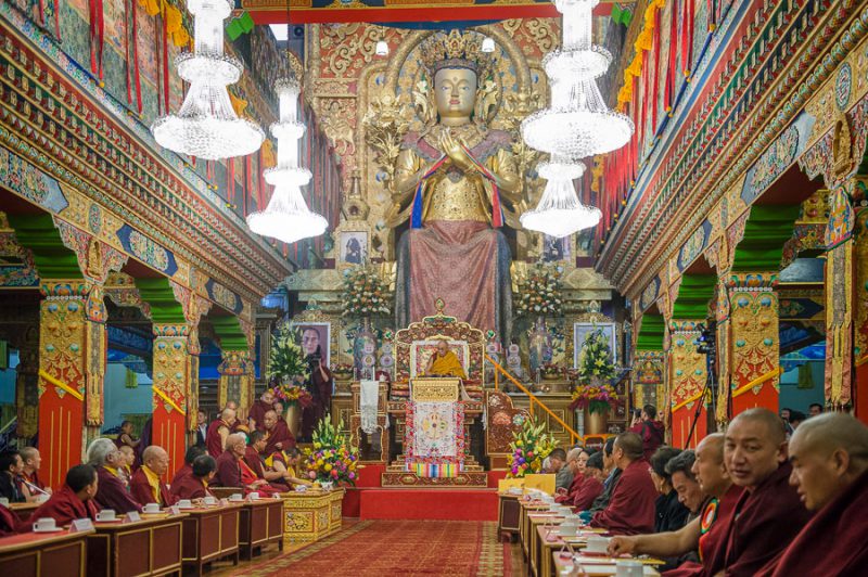 «Откуда дворцы? Намедитировал!»: быт и самоотречение Далай-лам Азия