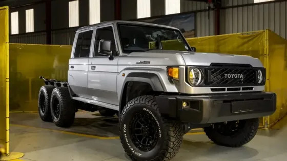 «новому старому» Land Cruiser 79 добавили третий мост и два дополнительных колеса