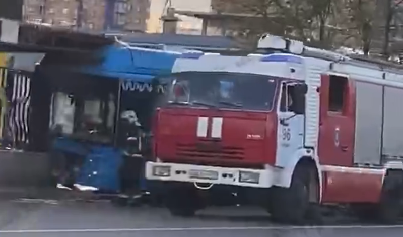 Автобус химки больница 119. Столкновение автобуса в Химках. Авария 851 автобуса в Химках. Химкинский автобус. Автобус въехал в автобусную остановку.