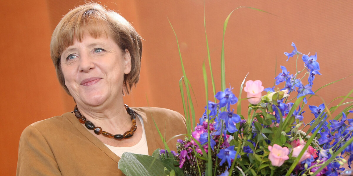 Каковы шансы на то, что Ангела Меркель вернётся в политику? На мой взгляд, они есть. Пусть и невеликие, но есть. Думаю, все заметили, что она исчезала из информационного поля и словно взяла паузу.-2