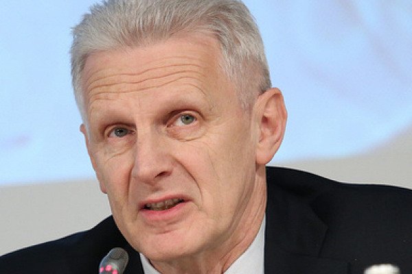 ПОЗОРИЩЕ ДВУХ ДМИТРИЕВ: ПЕРЕД КЕМ ОПРАВДЫВАЕТСЯ РЕКТОР МФТИ? ﻿ россия