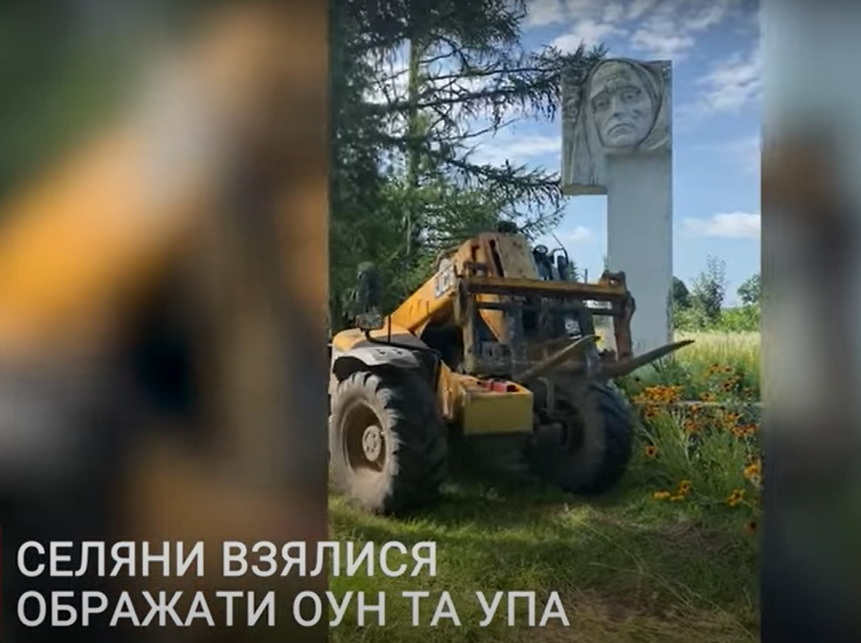 Фарион заклеймила львовских селян: защищали советский памятник и кричали «УПА – бандиты!» украина