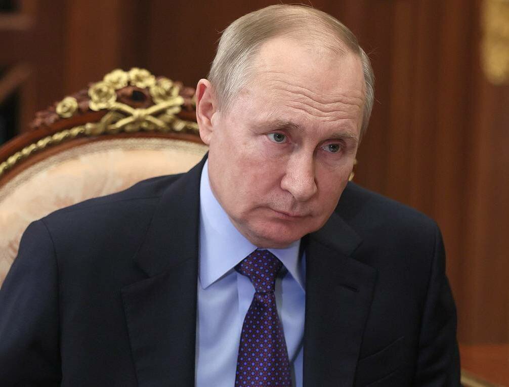 Какая группировка противостоит Путину внутри России?