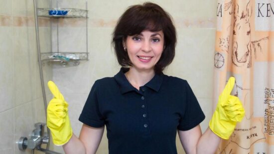 Микробиолог Бондарчук рассказала, как за копейки избавиться от плесени на стенах
