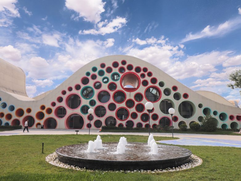 15 колоритных претендентов на звание самого уродливого здания в Китае архитектура,Китай,конкурсы