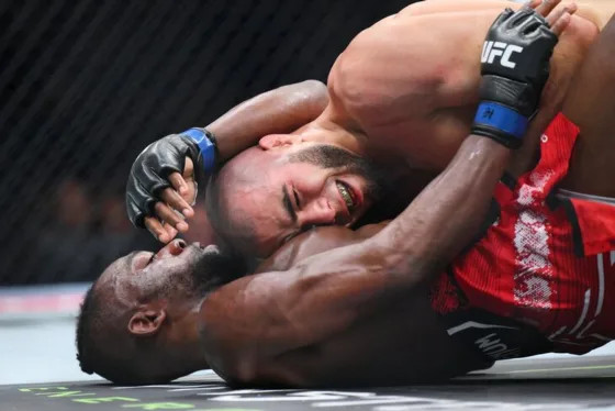 «Ни за кем бегать не буду». Мокаев скитается после увольнения из UFC – сменил три лиги за полгода