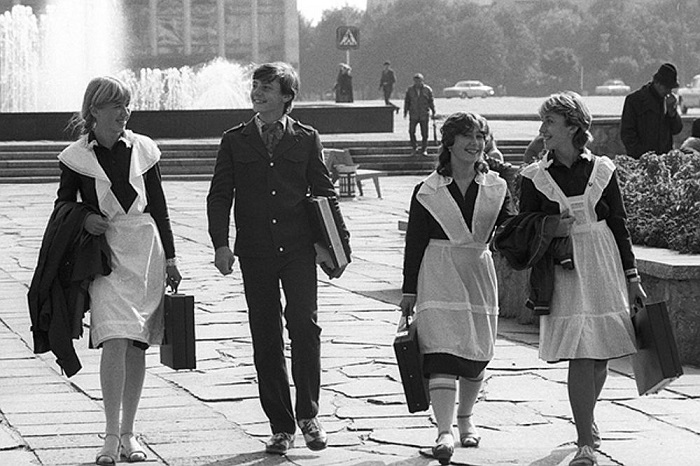 Дипломаты у школьников стали популярными в конце 1970-начале 1980-х годов. | Фото: cs6.livemaster.ru.