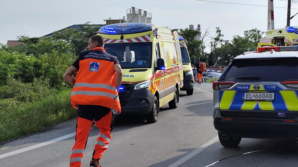 Тело шестого погибшего при столкновении с поездом нашли под автобусом в Словакии