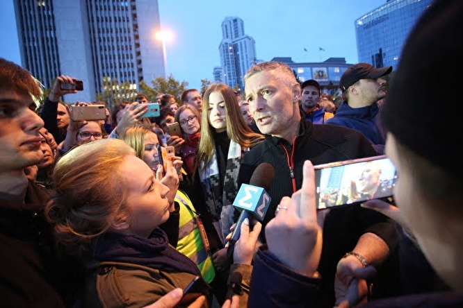 «РПЦ воспринимается как проводник государственной политики» общество,протесты,россияне,РПЦ