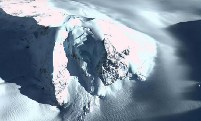 Неизвестный объект оставил в Антарктиде посадочный след Новые, экспедиция, время, летел, касаясь, снегаСотрудники, Антарктического, совета, опубликовали, координаты, места, собирается, Действительно, планер, на 54°39&0394462S, и 36°11&0394247W, следы, заметны, качество, изображения
