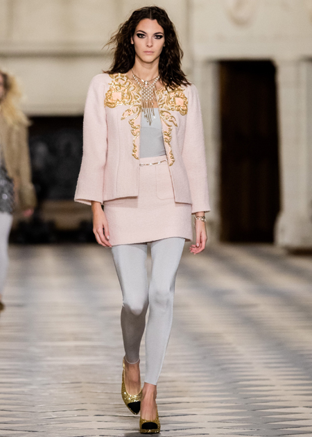 От показа Chanel до драгоценных котиков Mercury: дайджест fashion-новостей недели От показа Chanel до драгоценных котиков Mercury: дайджест fashion-новостей недели Мода,Новости моды