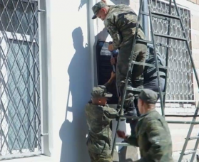 Мемориальную доску белому генералу Каппелю демонтировали.