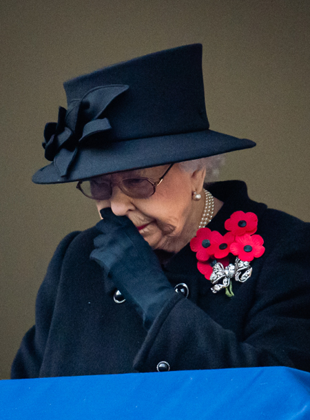 Королева Елизавета II, Кейт Миддлтон, принц Уильям и другие на поминальной службе у Кенотафа Королева Елизавета II, Кейт Миддлтон, принц Уильям и другие на поминальной службе у Кенотафа Монархи,Британские монархи