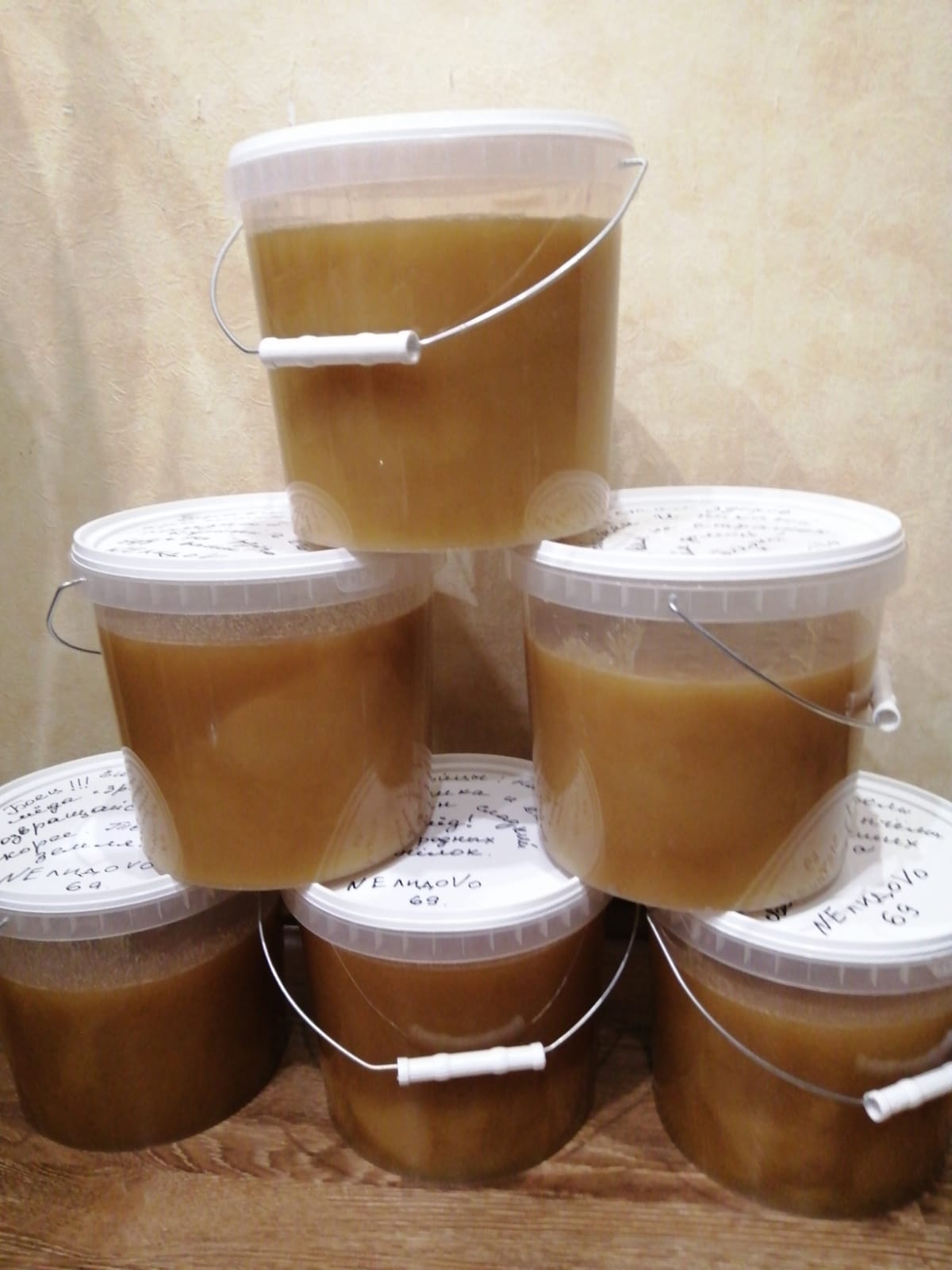 Житель Тверской области отправил мед в зону СВО