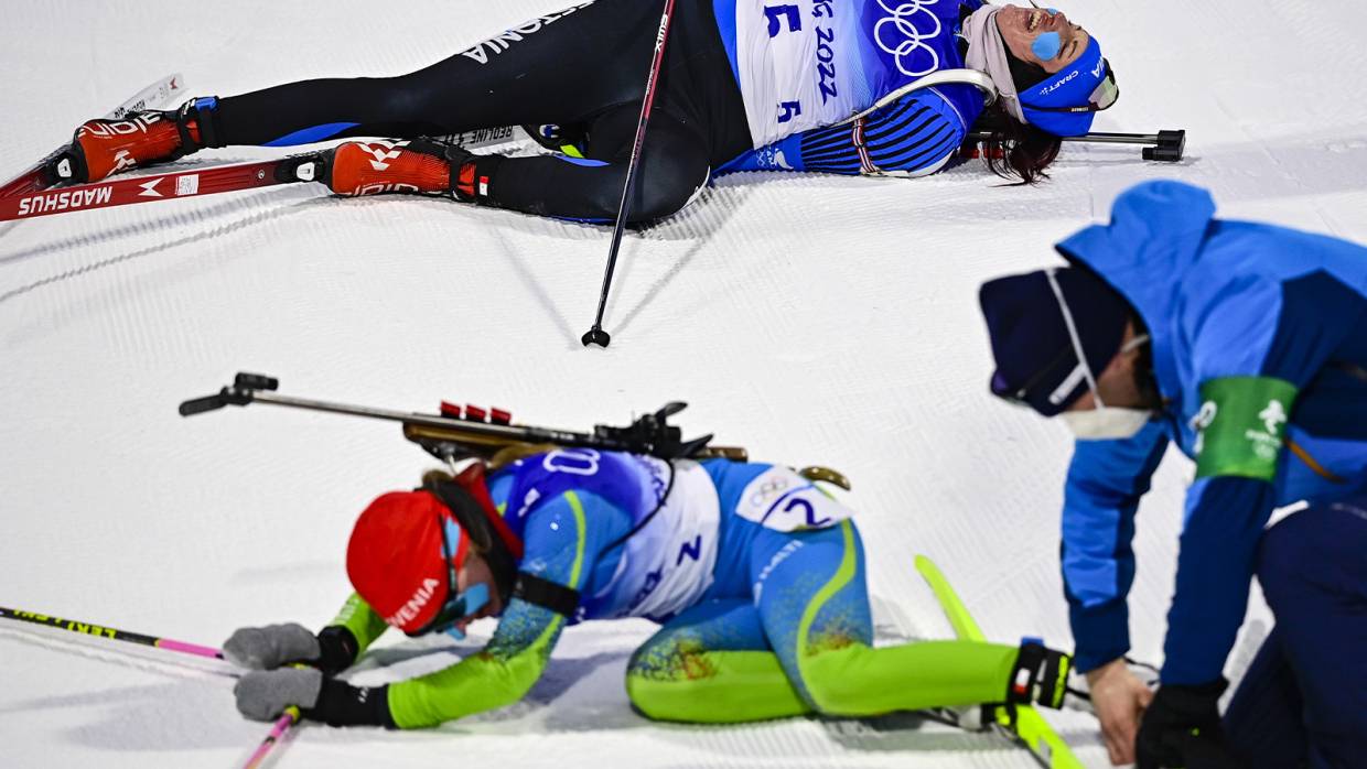 Олимпийская чемпионка Слепцова встала на защиту российских биатлонисток после их неудачи в гонке Спорт
