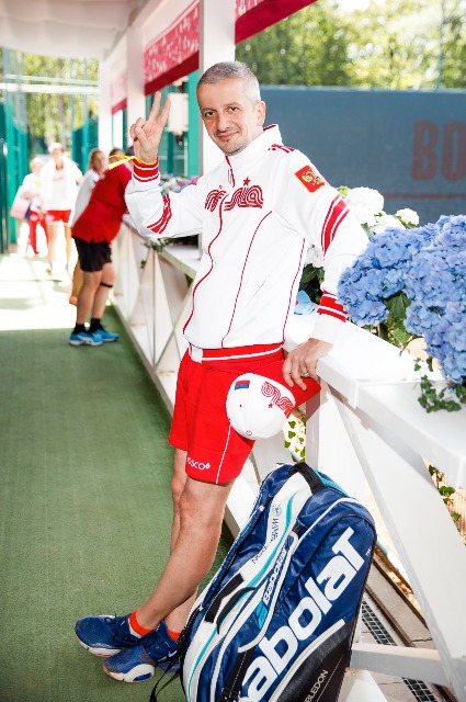 Ксения Собчак с сыном, Константин Богомолов, Иван Ургант и другие на благотворительном теннисном турнире Светская жизнь