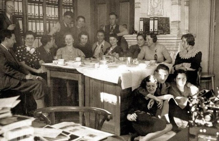 В мастерской Генриха Хоффмана / Фото: kulturologia.ru