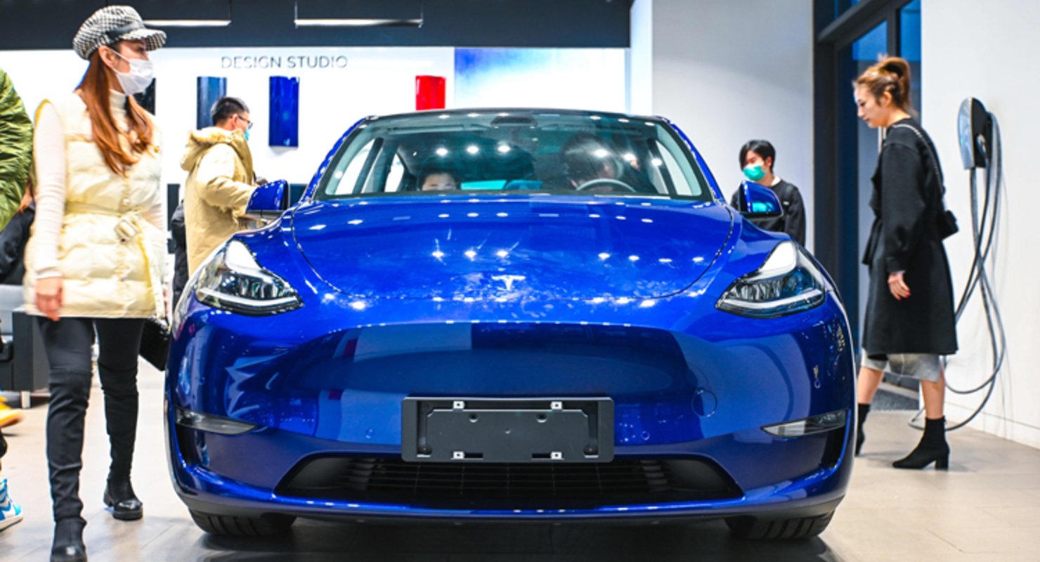 Машины Tesla запретили в военных и жилых комплексах Китая из опасения утечки информации Машины Tesla запретили в военных и жилых комплексах Китая из опасения утечки информации Автомобили