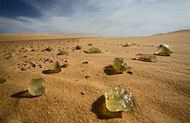 Ученые знают о тысячах загадок пустыни Сахара, но отправляться в научные экспедиции им запрещено Культура