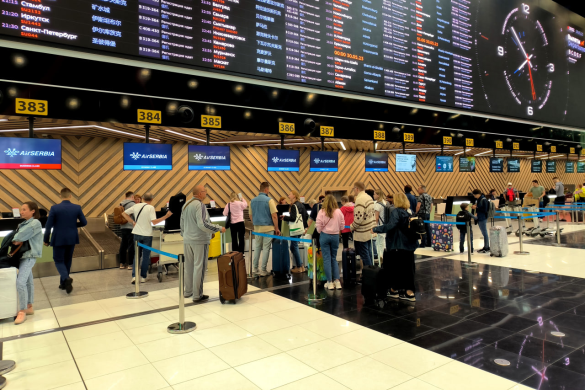 В ШЕРЕМЕТЬЕВЕ ГРАЖДАН УКРАИНЫ И РЕСПУБЛИК СРЕДНЕЙ АЗИИ ЖДЕТ ФИЛЬТРАЦИЯ. MAKSIM KONSTANTINOV/GLOBALLOOKPRESS.COM