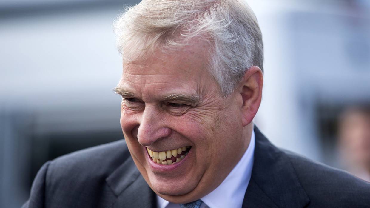 Сын Елизаветы II Эндрю может лишиться титула из-за иска об изнасиловании