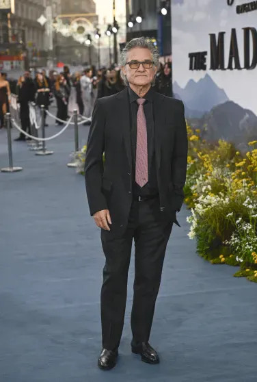 Мишель Пфайффер вышла на красную дорожку премьеры своего нового сериала 