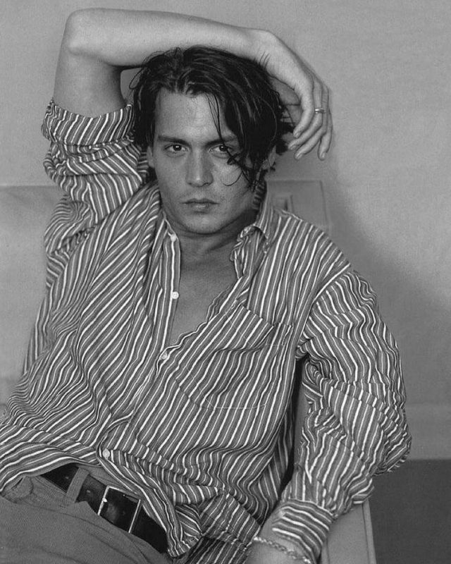 Ностальгическая подборка фото знаменитостей из 90-х 