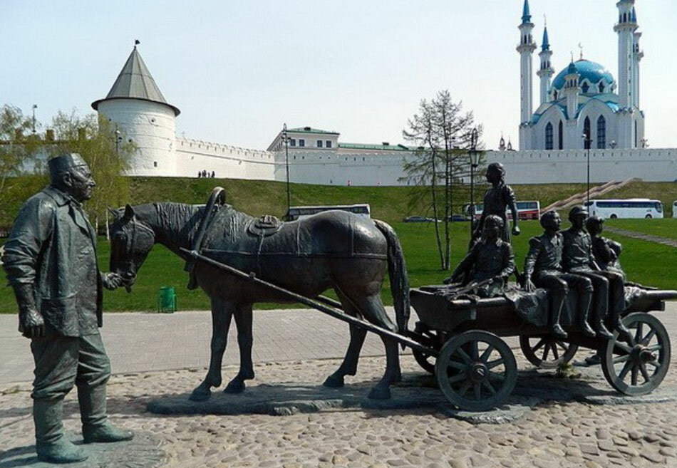 Памятник Асгату Галимзянову в Казани