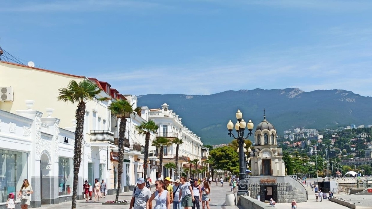 Туристический поток в Крым вырос за полгода на 40%