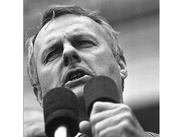 «Бомжеватое народонаселение», сенатор ибн Нарусова и крабовая Ксюша — мнение «Бомжеватое народонаселение», сенатор ибн Нарусова и крабовая Ксюша — мнение россия