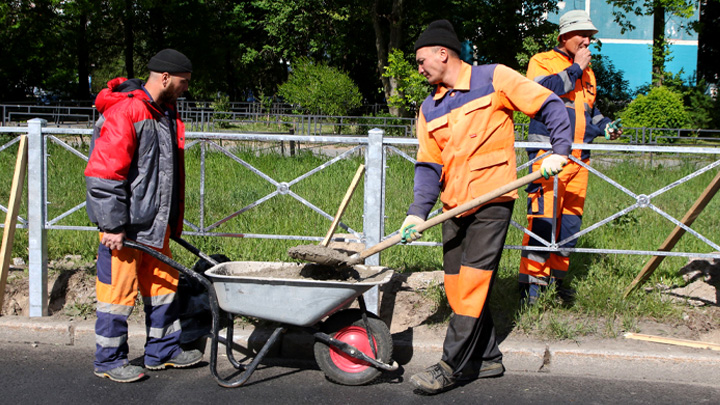 РУССКИЕ КАЮТСЯ И ПРОСЯТ ПОБОЛЬШЕ МИГРАНТОВ: ОТКРОВЕНИЯ МИНИСТРА ВЗОРВАЛИ СОЦСЕТИ г,Москва [1405113],г,Челябинск [1338182],Пермский край [1446971],россия,Челябинская обл,[1351087],Челябинский г,о,[95250634]