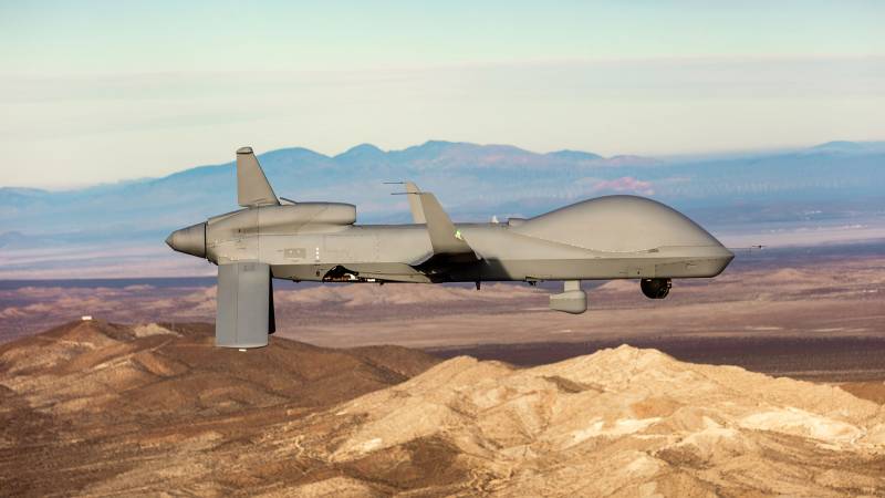 Перспективный тяжелый БПЛА от General Atomics может нести 16 ракет Перспективный тяжелый БПЛА от General Atomics может нести 16 ракет оружие