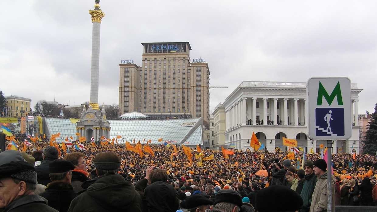 Украинцы без Украины: автор книги про Майдан рассказала, почему отправилась в эмиграцию Украинцы без Украины: автор книги про Майдан рассказала, почему отправилась в эмиграцию Весь мир