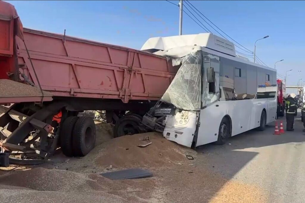 Шесть человек стали жертвами ДТП с автобусом в Крыму