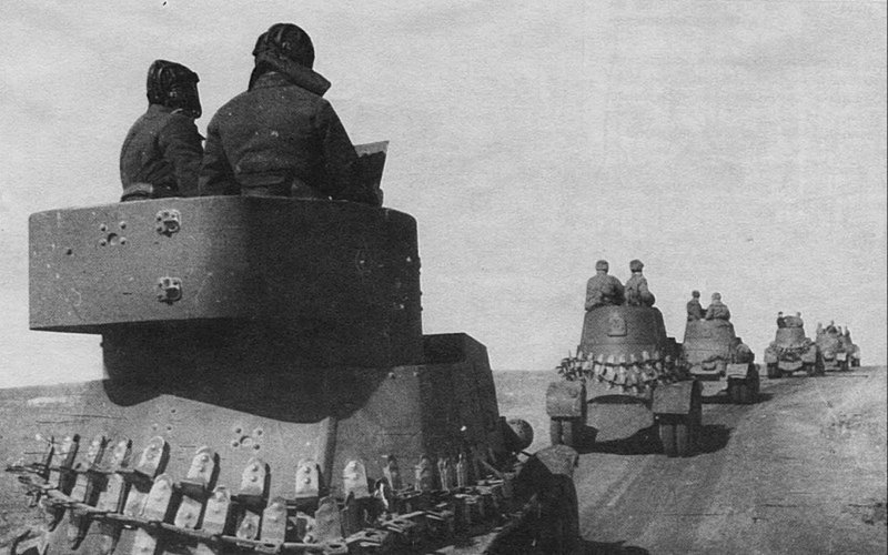 Советские бронеавтомобили БА-6 (на переднем плане) и БА-10 выдвигаются на передовую. Западный фронт. военная техника, вторая мировая война, история