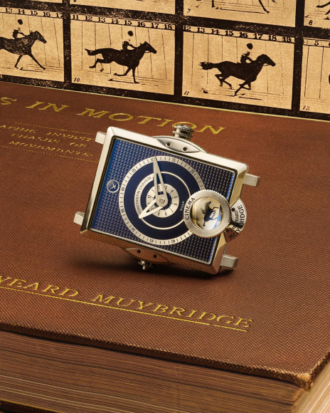 Часы «Синема», Konstantin Chaykin. В механизм встроен миниатюрный зоопраксископ, демонстрирующий галопирующую лошадь