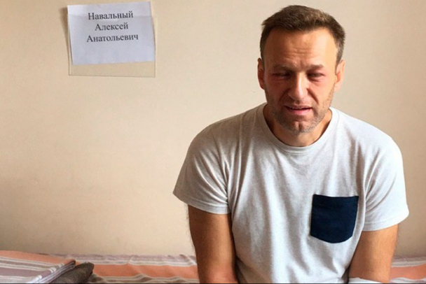 Полет Навального. Сядет, ах, как славно он сядет