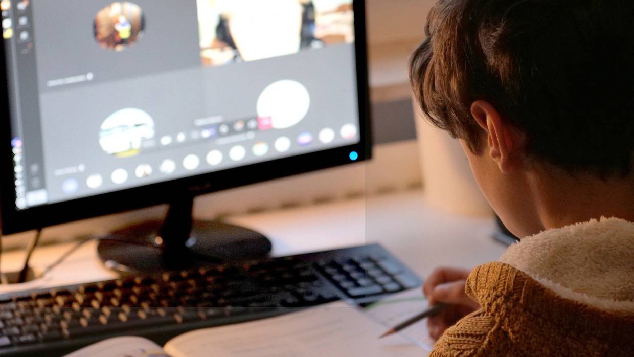 Нейропсихолог Наталья Наумова объяснила, как делать уроки с гиперактивным ребенком