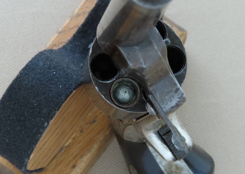 Роллин Уайт и Смит и Вессон против трёх необычных и уникальных револьверов Роллин Уайт и Смит и Вессон против трёх необычных и уникальных револьверов оружие