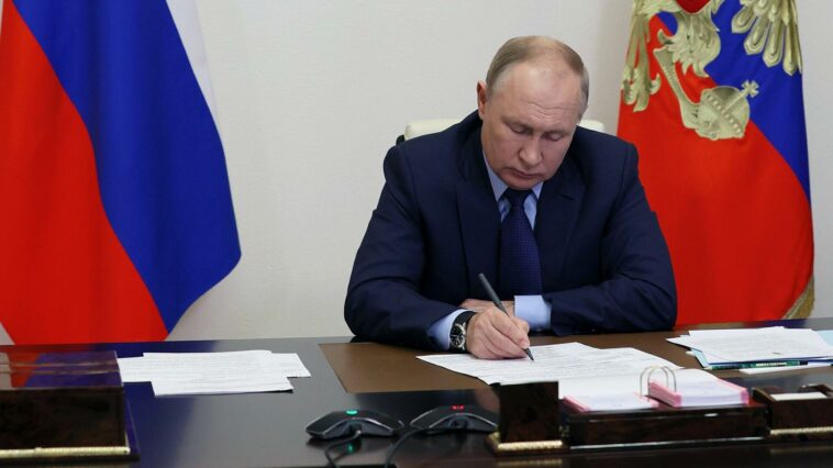 Путин исключил экс-главу горсовета Евпатории Харитоненко из состава Госсовета