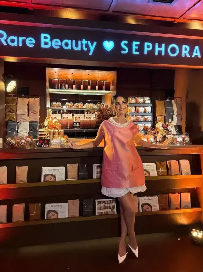 Селена Гомес в розовом мини-платье посетила вечеринку своего косметического бренда Гомес, ГомесСелена, Селена, Бенни, Бланко, оказались, звезда, свадьбу, пригласилаБенни, БланкоНедавно, скандала, центре, диагностировали, Причиной, общественной, критики, новый, подкаст, волчанку, Селене