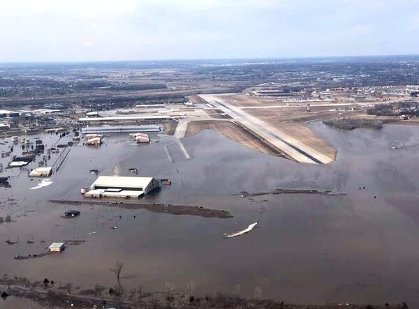Самолеты “Судного дня” США затонули в реке Миссури новости,события
