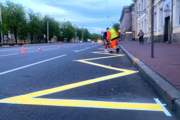 В Петербурге на 1755 улицах обновят дорожную разметку