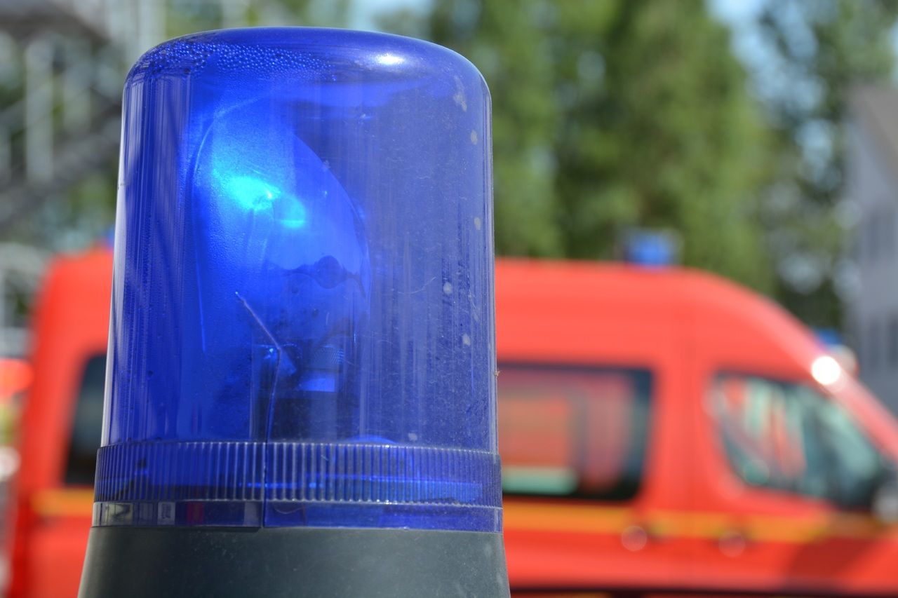 Ребенок и пятеро взрослых пострадали после падения неизвестного объекта на Ставрополье Происшествия