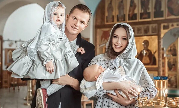 Дмитрий Тарасов и Анастасия Костенко окрестили младшую дочь