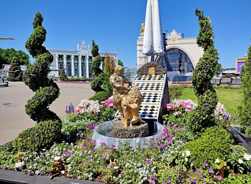 Клумба Санкт-Петербурга. Клумба Санкт-Петербурга.