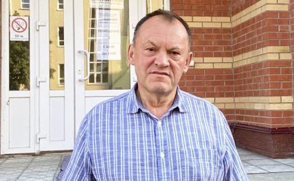 Чиновники — народу: «На колени, холопья твоя морда»